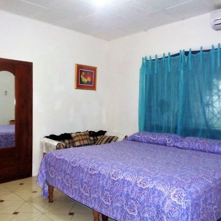 Yard Style Hotel Kingston Ngoại thất bức ảnh