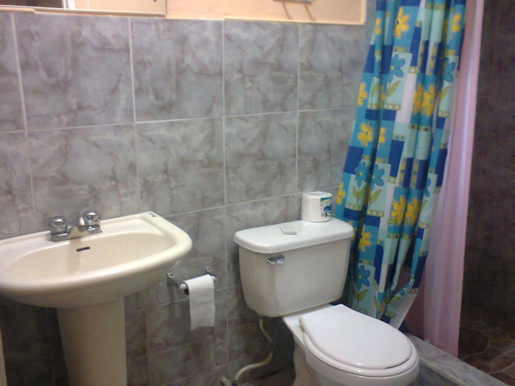 Yard Style Hotel Kingston Phòng bức ảnh