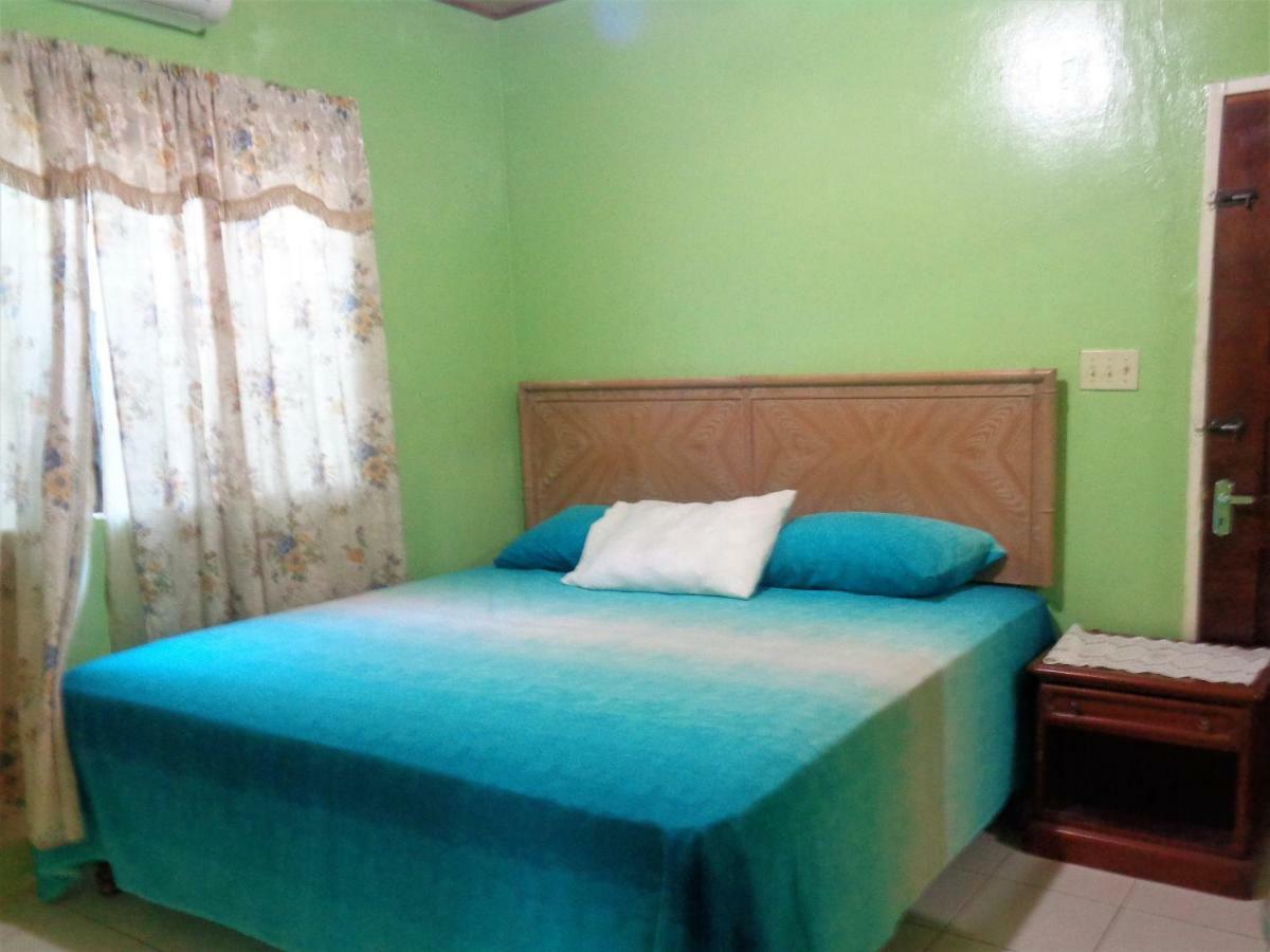 Yard Style Hotel Kingston Ngoại thất bức ảnh