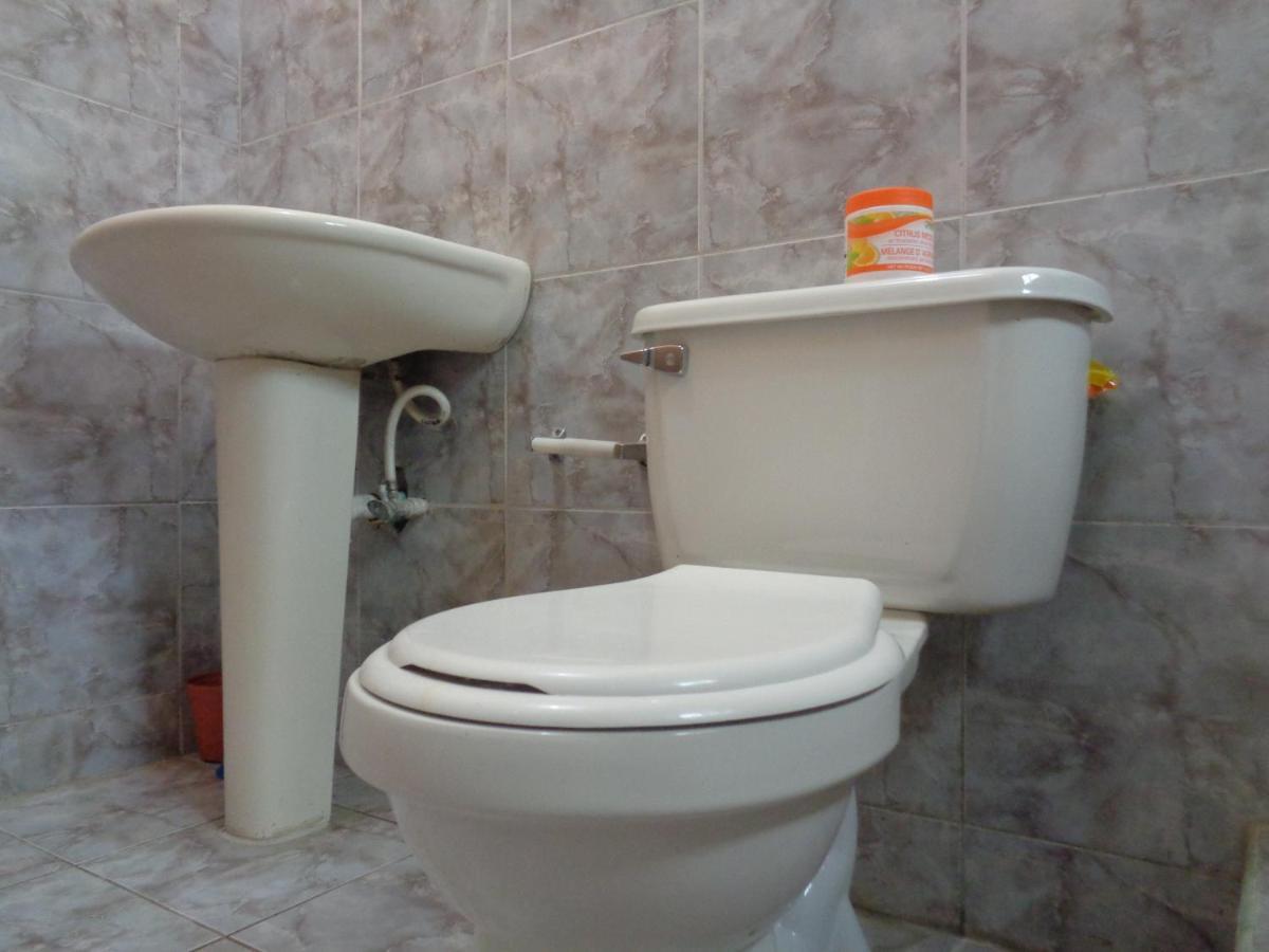 Yard Style Hotel Kingston Phòng bức ảnh